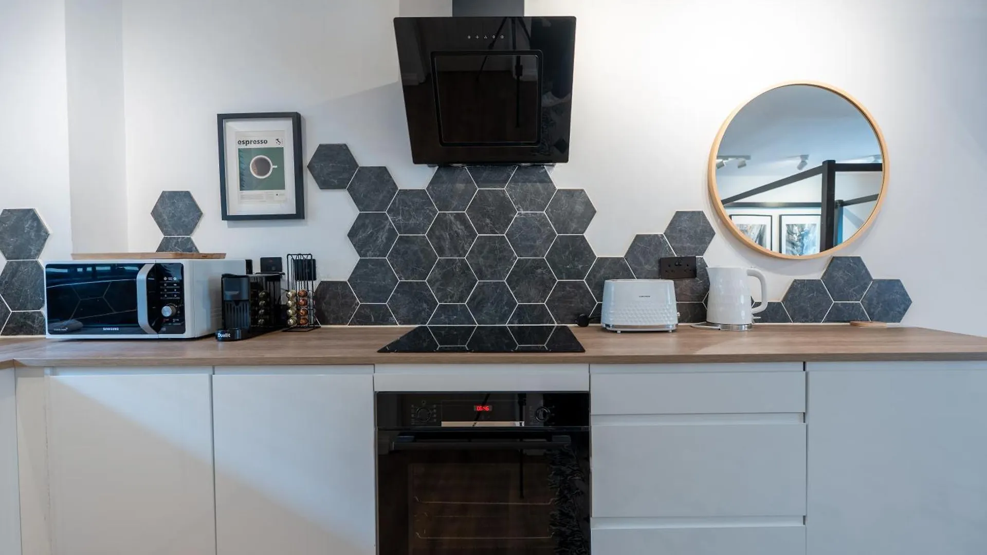Ultra Modern Studio Apartment, In Central Exeter