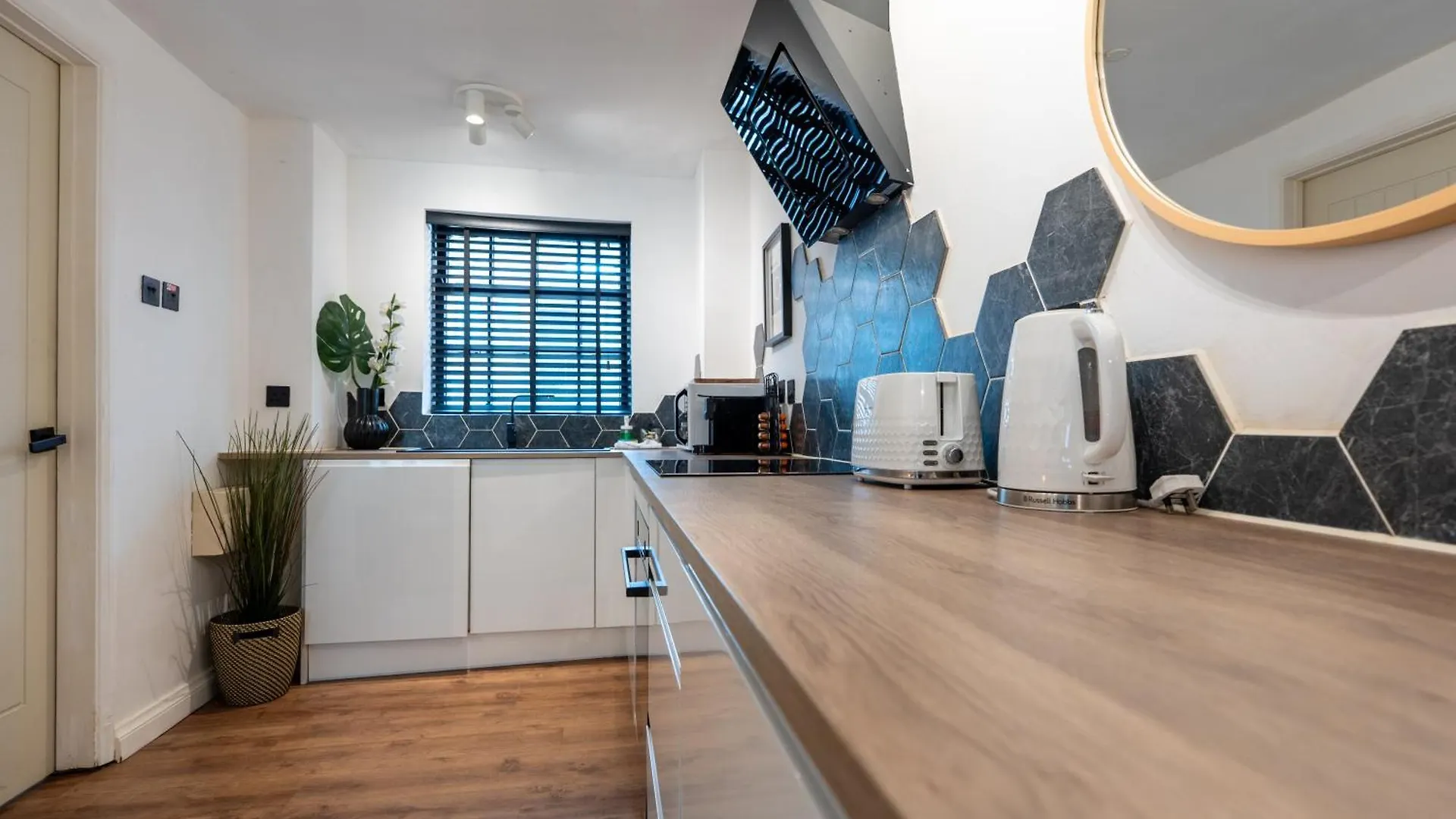 Ultra Modern Studio Apartment, In Central Exeter