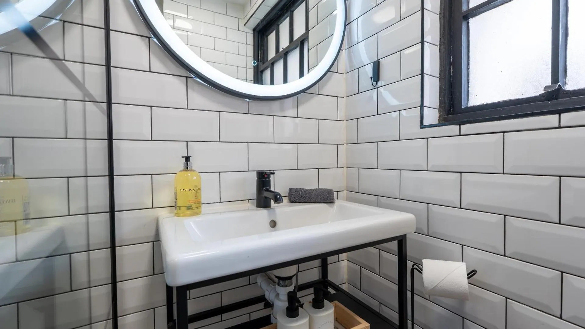 Apartment Ultra Modern Studio Apartment, In Central Exeter